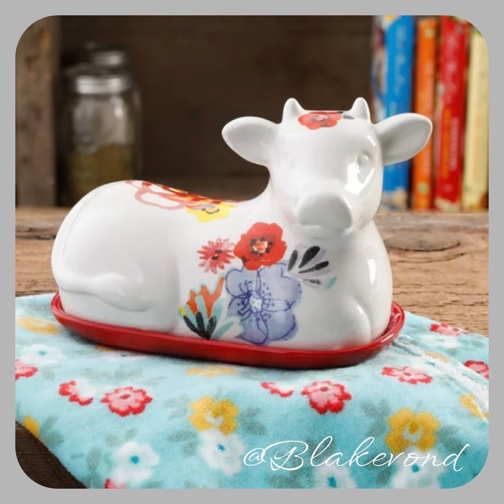 The Pioneer Woman Flea Market Cow Butter
Dish 8.00 X 5.50 X 5.60 inches.